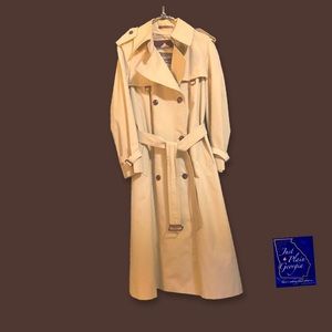 Etienne Aigner trench coat. Wool button in lining. Size 14. Excellent condition.
